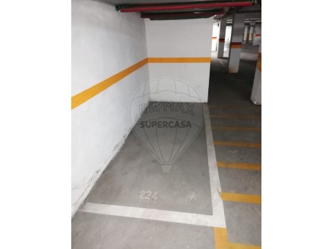 Garagem em Évora (São Mamede, Sé, São Pedro e Santo Antão), Évora