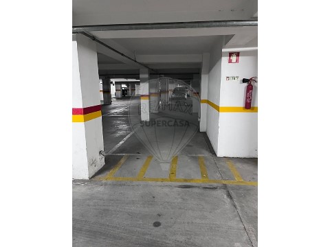 Garagem em Évora (São Mamede, Sé, São Pedro e Santo Antão), Évora