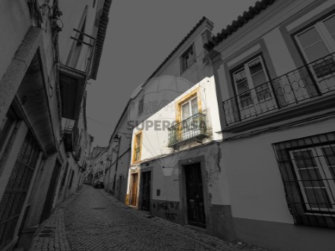Apartamento T2 em Évora (São Mamede, Sé, São Pedro e Santo Antão), Évora