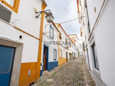 Moradia T2 em Évora (São Mamede, Sé, São Pedro e Santo Antão), Évora