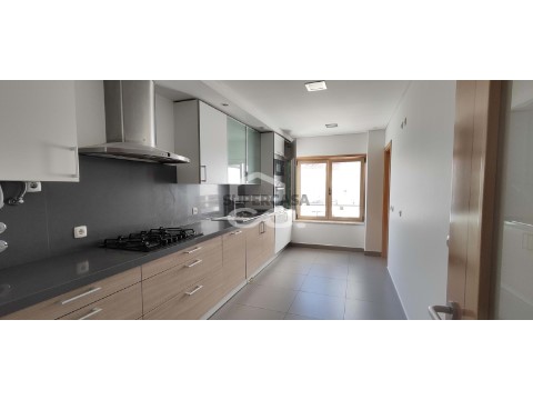 Apartamento T3 em Charneca de Caparica e Sobreda, Almada