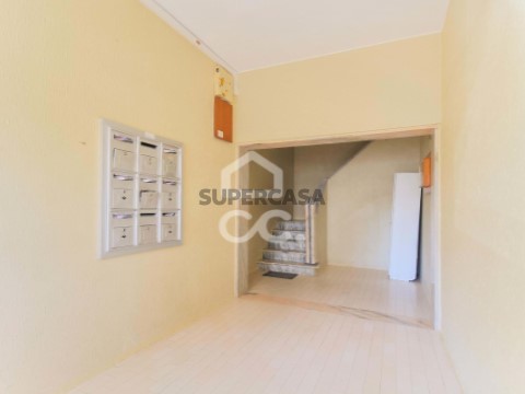 Apartamento T2 em Arrentela, Seixal