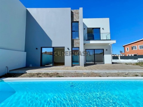 Moradia T4 em São Domingos de Rana, Cascais