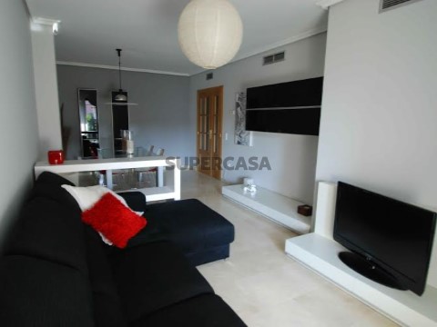 Apartamento T2 na Avenida David Mourão-Ferreira, Lumiar