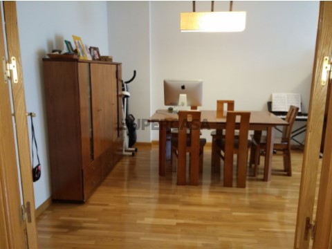 Apartamento T2 na Avenida David Mourão-Ferreira, Lumiar