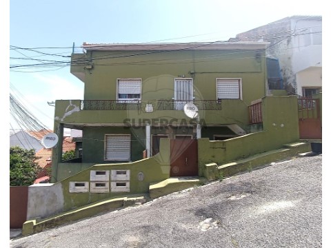 Moradia T10 em Pontinha e Famões, Odivelas