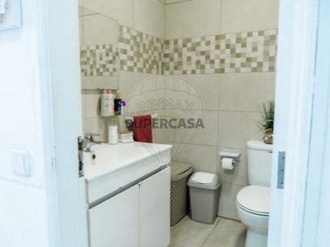 Apartamento T2 em Baixa da Banheira e Vale da Amoreira, Moita