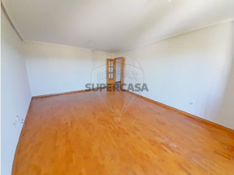 Apartamento T2 em Alhos Vedros, Moita