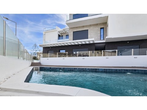 Topfloor-with-private-terrace-1