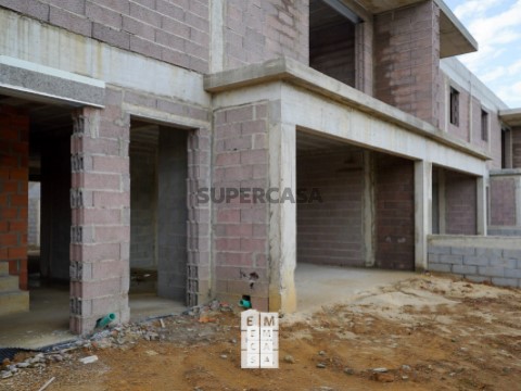 Moradia em Banda T3 em Santa Maria da Feira, Travanca, Sanfins e Espargo, Santa Maria da Feira