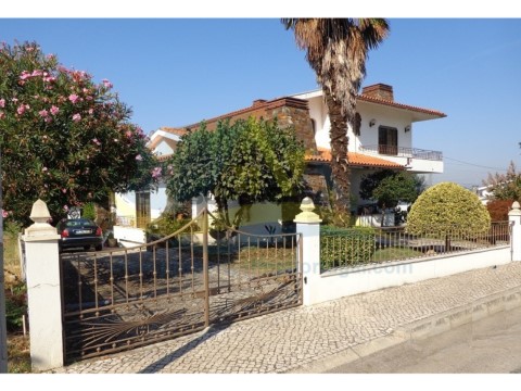 Moradia Isolada T4 Triplex na Lousã, Lousã