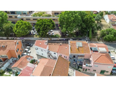 建筑 在 Santo António dos Cavaleiros e Frielas, Loures