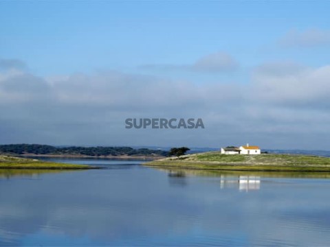 REGUENGOS DE MONSARAZ - alteração de uso para habitação (remodelação total interior)!