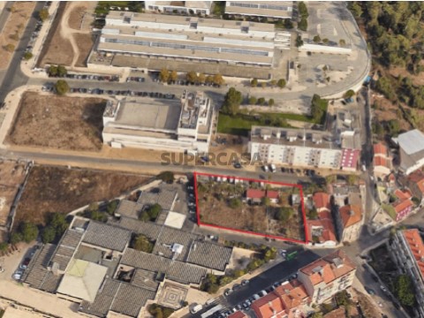 Terreno no Casalinho de Ajuda junto ao Polo Universitário da Ajuda