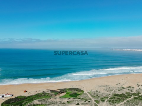 Apartamento T2 com Vista Mar no Rooftop, junto à Praia da Consolação