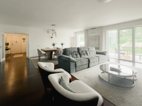 Apartamento T5 na Quinta da Martinha
