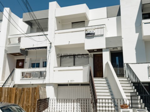 Maison à Amoreira avec un fort potentiel de rentabilité