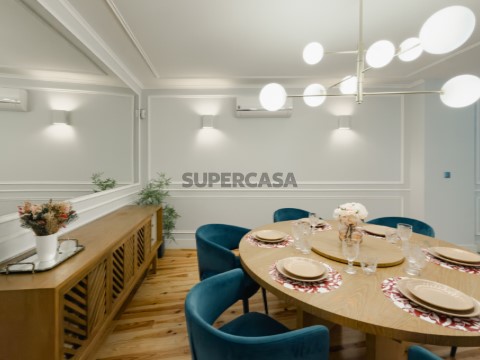 Apartamento T2 Totalmente Renovado e Mobilado em Lisboa