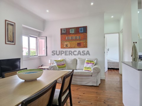 Apartamento T2 Remodelado - Alcântara