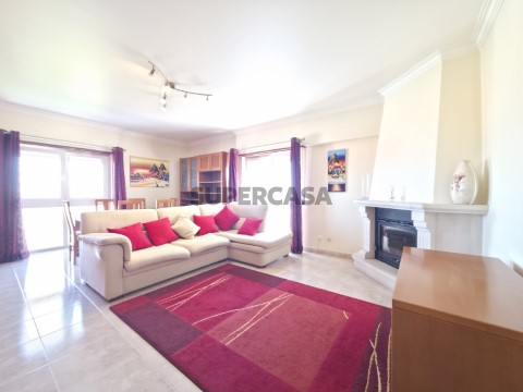 APARTAMENTO T2 TOTALMENTE MOBILADO E EQUIPADO COM VISTA TEJO - SANTA IRIA DE AZOIA