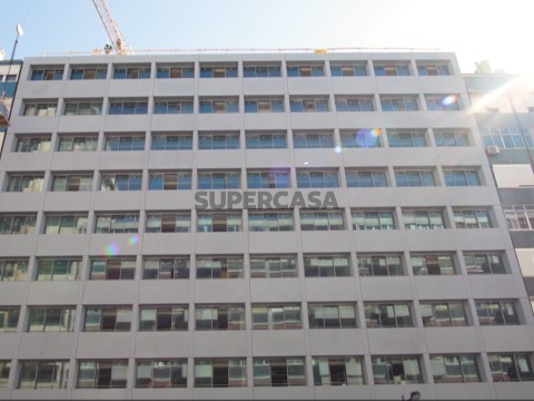 Venda-apartamento-perto rio-Infante-Santo-Cluttons