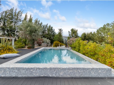 Venda-Moradia-Piscina-Muda-Cluttons