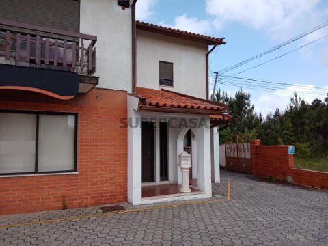 Moradia T4 na Avenida do Emigrante, Águeda