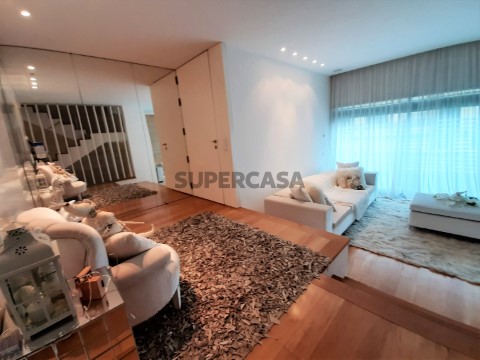 Fantástica moradia de luxo T4 c/ piscina - Centro da cidade