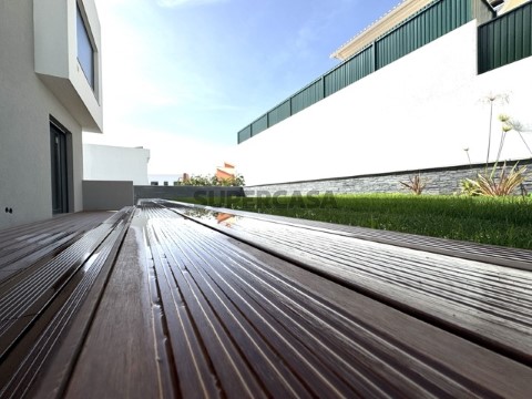 Huis 4 kamers Duplex Op Carcavelos e Parede, Cascais