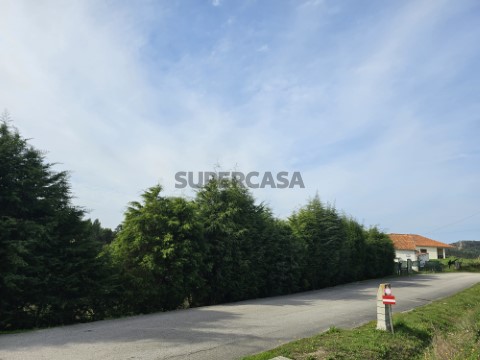 Moradia com terreno de 12.105 m2 Torres Vedras