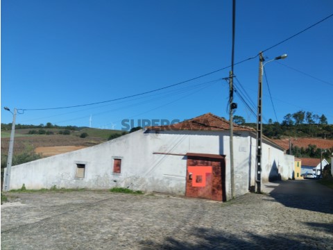 Torres_Vedras_Adega com armazéns e logradouro