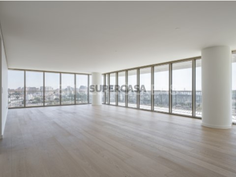 Apartamento de Luxo com Vista sobre Lisboa