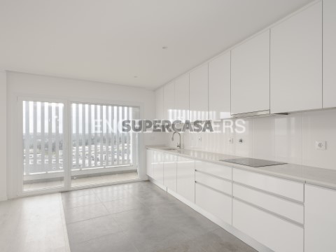 Apartamento T3 em Santa Marta do Pinhal, Corroios