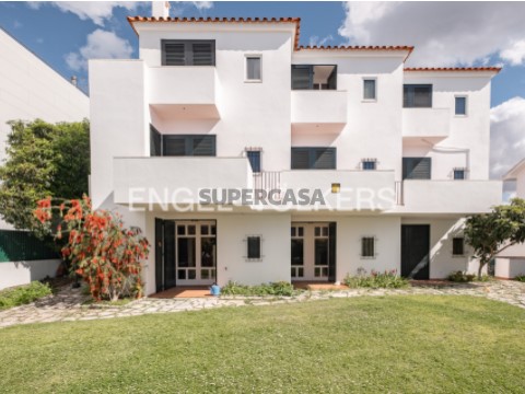 Moradia T5 com Vista Rio no Restelo