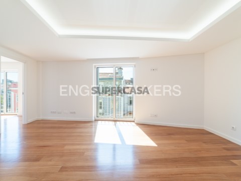 Bright, Contemporary 2-Bedroom Apartment with Garage