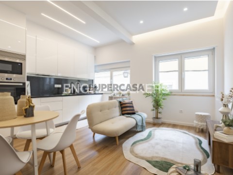 Apartamento T3 Remodelado Almada Centro