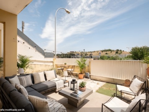 Moradia T6 com garagem em Porto Salvo