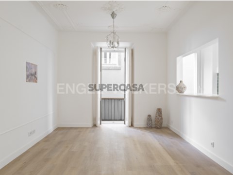 T3 Totalmente Remodelado no Bairro Alto