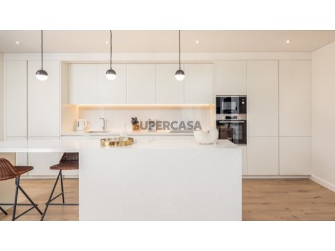 Apartamento T3 na Rua da Junqueira, Alcântara