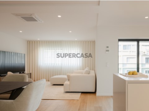 Apartamento T3 na Rua Dom Francisco Manuel de Melo, Avenidas Novas