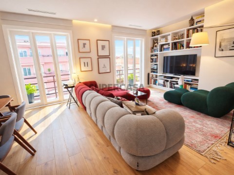 Apartamento T2 na Rua Sampaio e Pina, Avenidas Novas