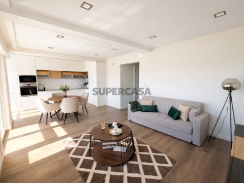 Apartamento T3 na Rua Manuel Múrias, Benfica