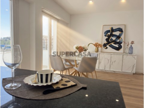 Apartamento T3 na Rua da República da Bolívia, Benfica