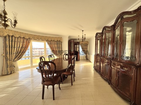 Apartamento T3 na Rua Teófilo Braga, União Freguesias Santa Maria, São Pedro e Matacães