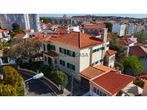 Moradia T6 Triplex na Rua da Eira Velha, Algés, Linda-a-Velha e Cruz Quebrada-Dafundo