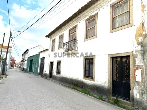 Moradia T4 na Rua Conselheiro Nunes da Silva, Cacia