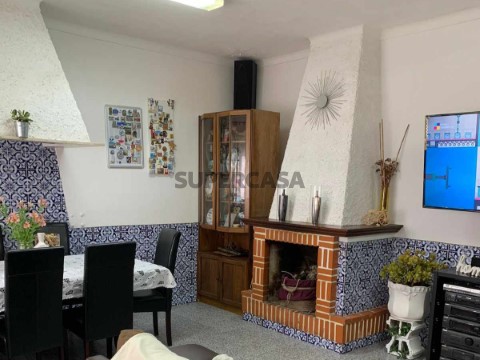 Moradia Bi-Familiar T9 Triplex na Rua da Boa Vista, Vila Nova da Barquinha