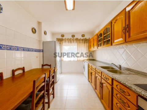 Apartamento T3 na Rua José Afonso, Nossa Senhora de Fátima