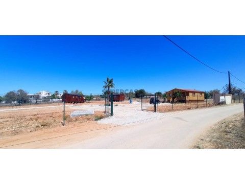 Terreno Rústico com 7 Bungalows em Guia, Albufeira