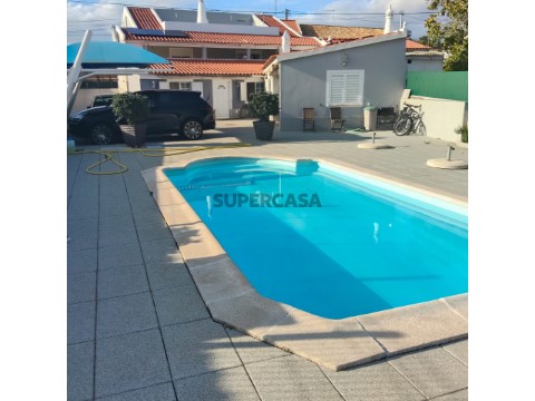 Moradia T3 ( + T1 + T2 Duplex) com Piscina em Albufeira
